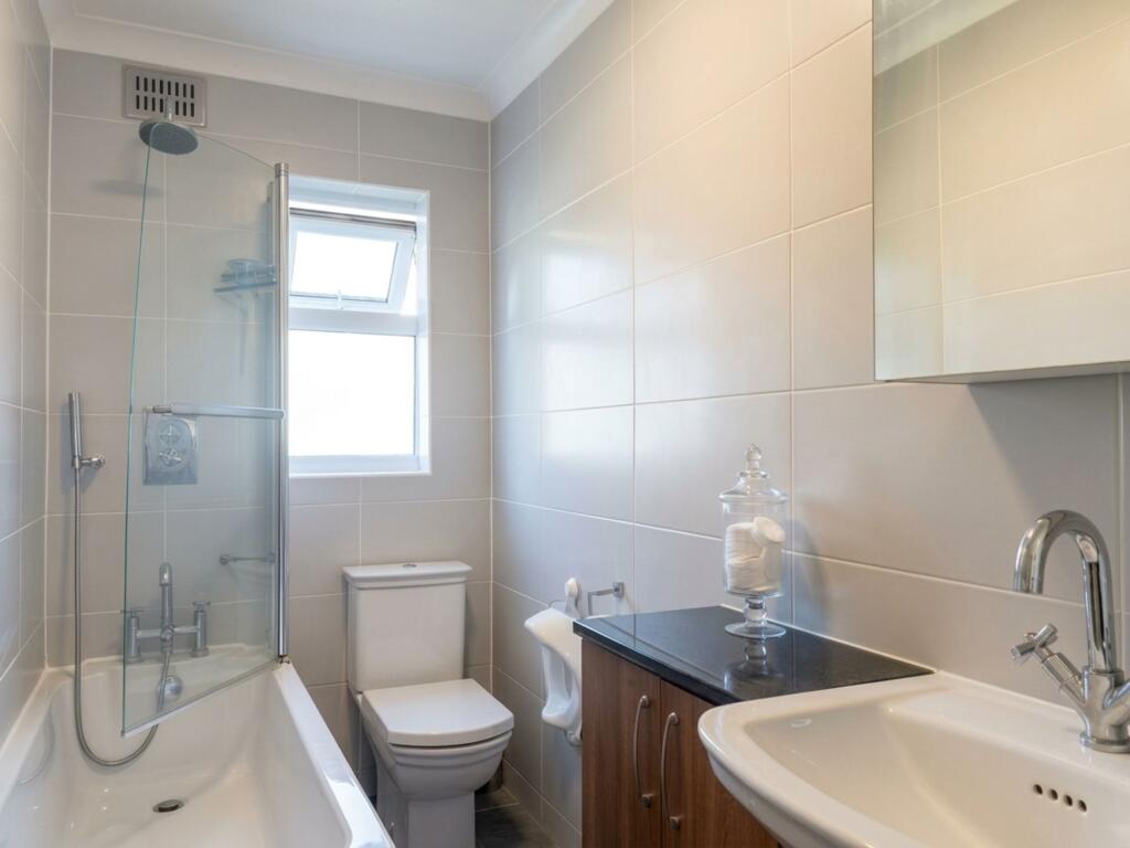 Mereworth Road, Tunbridge Wells, TN4 - More