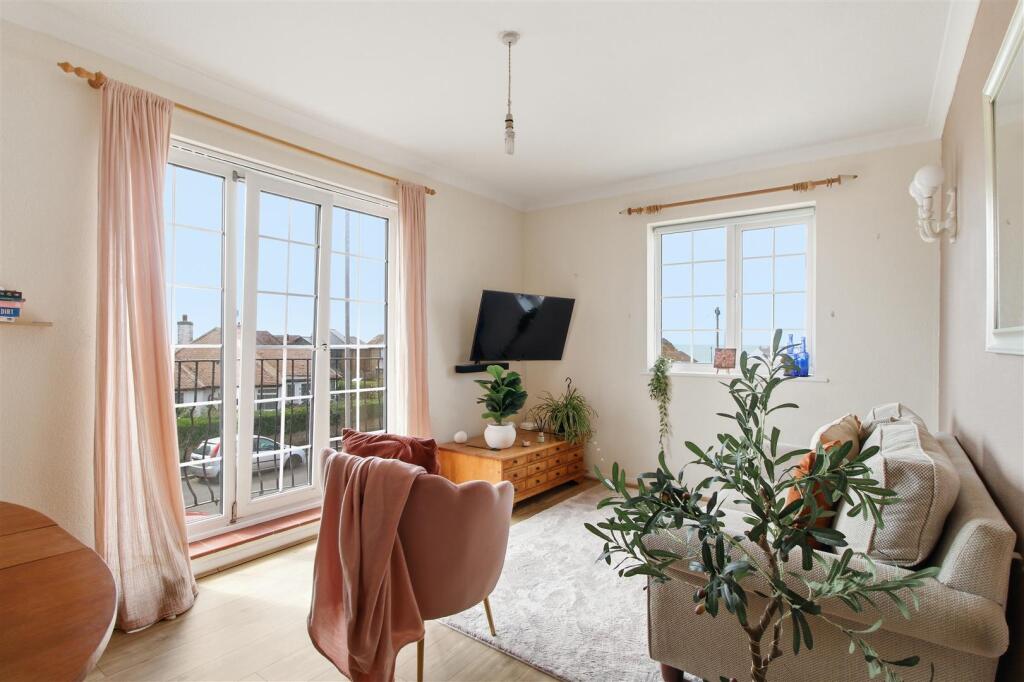 Apartment in Brighton - More