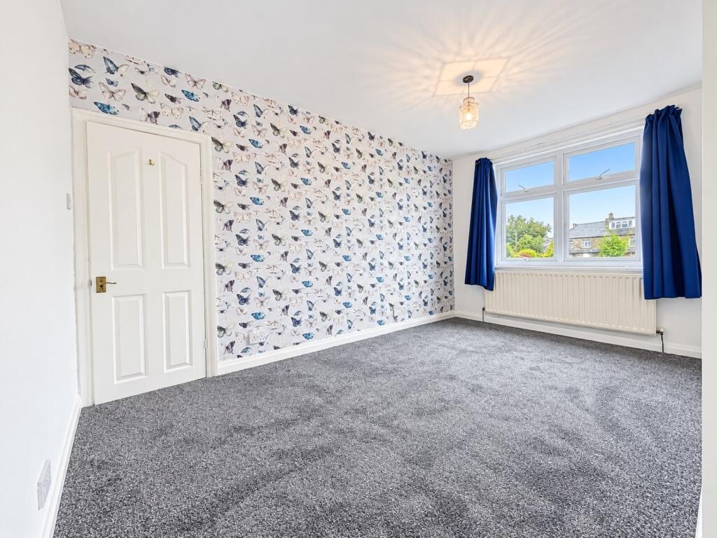House in Bradford, Keighley - More