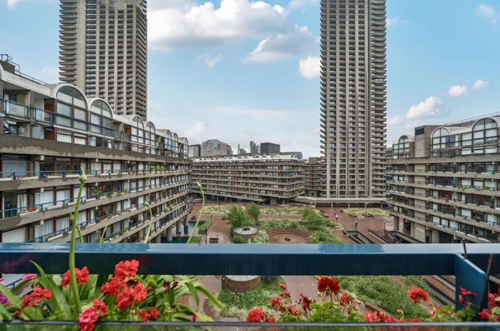 Main image of property: Bunyan Court Barbican EC2