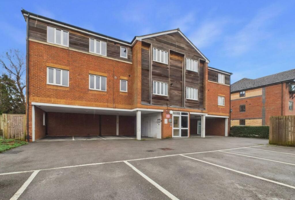 Main image of property: Pines Court, Mansfield Road, Woodthorpe, Nottingham