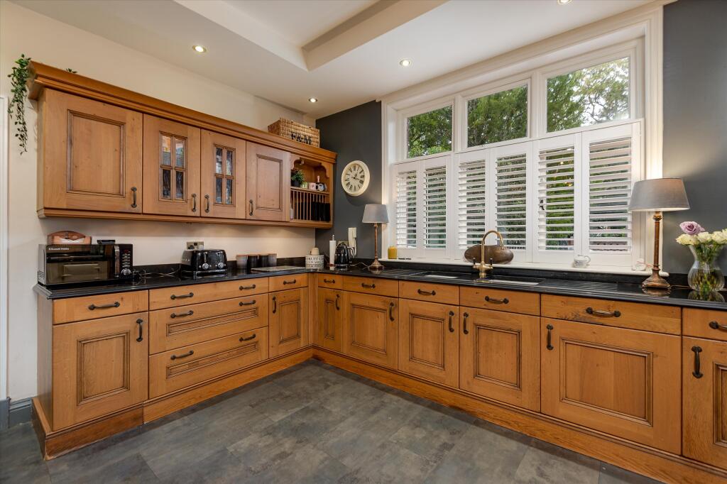House in Darlington, Pierremont - More