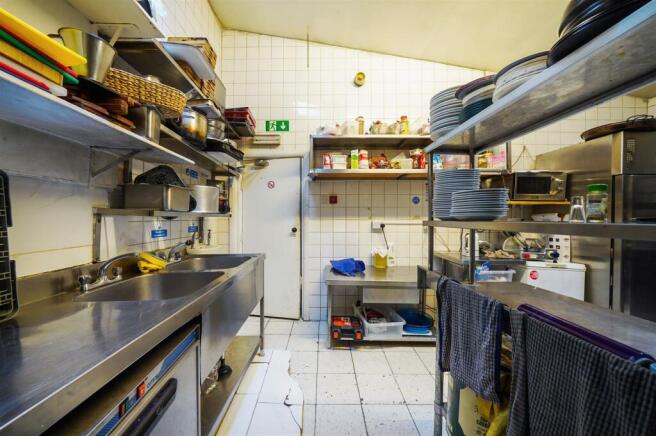 61 Stoke Newington High Street - aAJhIugrCQ2mU0gVs