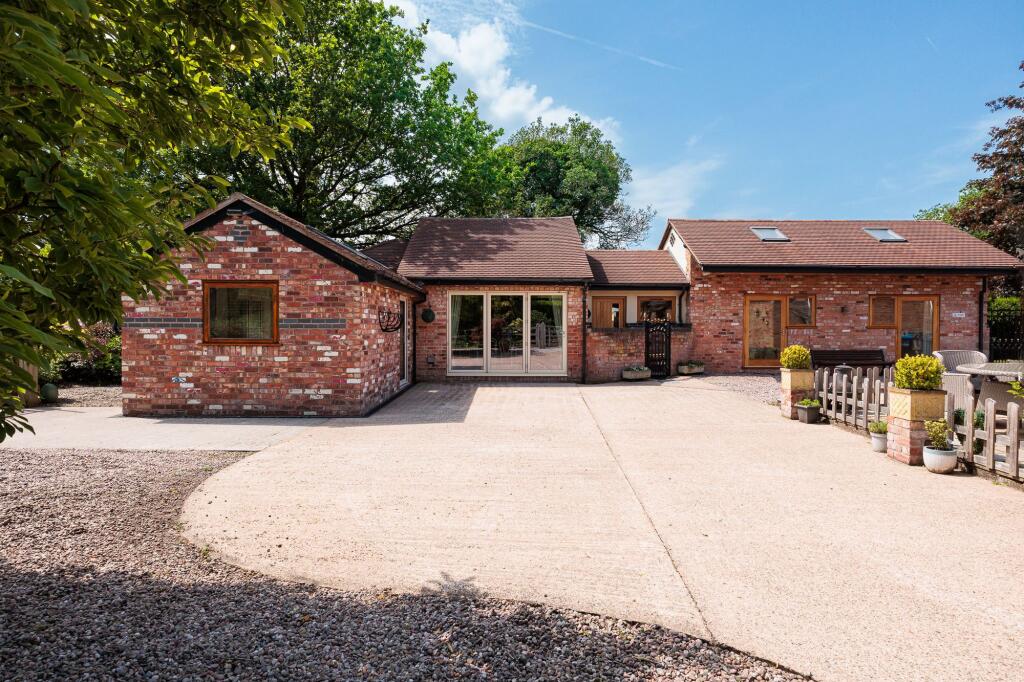 Main image of property: 5 Stable Mews, Dalefords Lane Sandiway CW8 2GR
