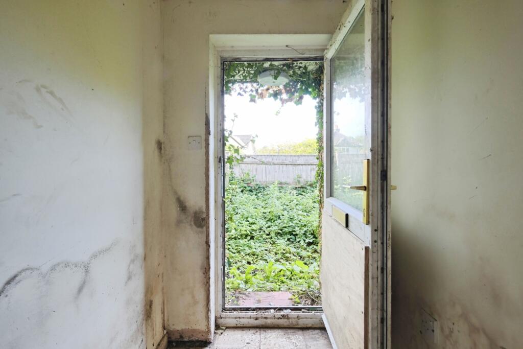 House in Southampton - More