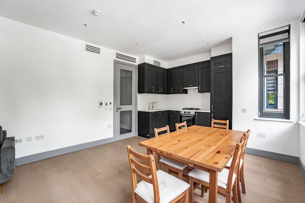 Apartment in London - View 4