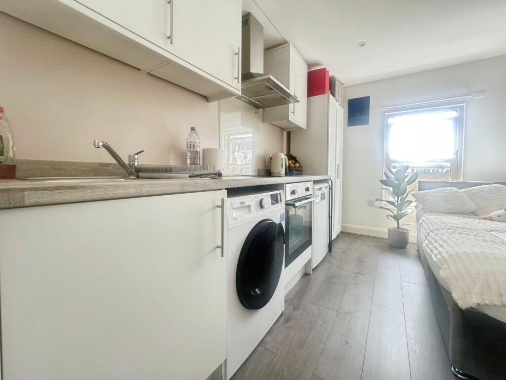 Studio flat for rent