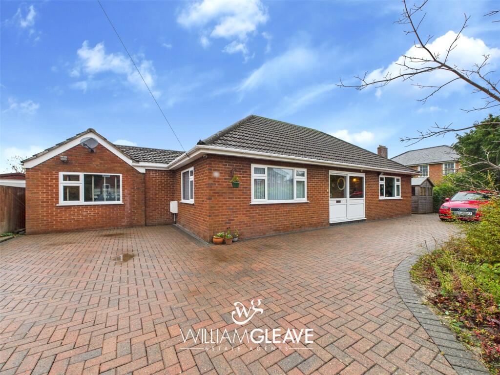 3-bed house on Hawarden Way, Mancot, Deeside, Flintshire, CH5, £325,000