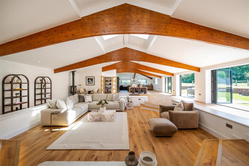 Meadow View, Reigate Road, Sidlow, Reigate, Surrey photo 4