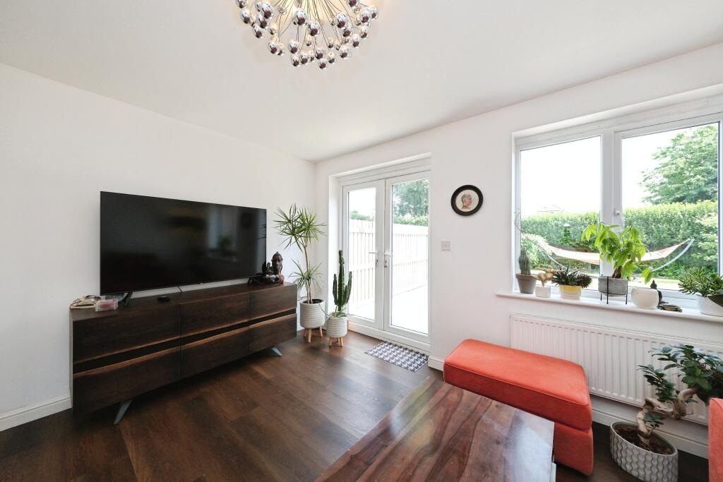 House in Mansfield, Nottinghamshire - More