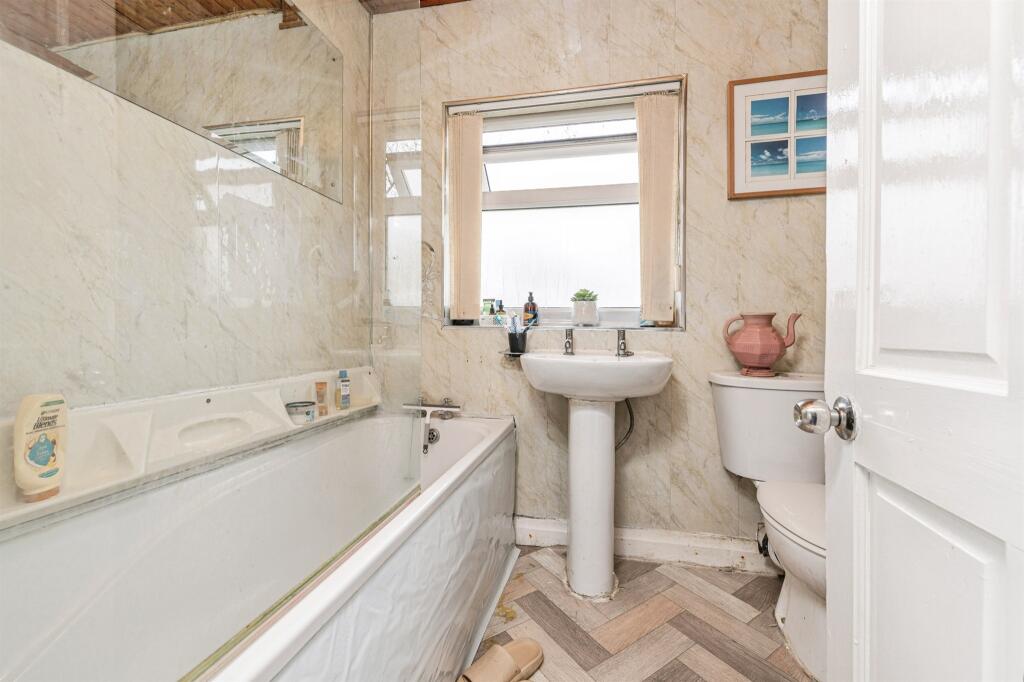 Additional image 11 of Avenue Road, BRADFORD