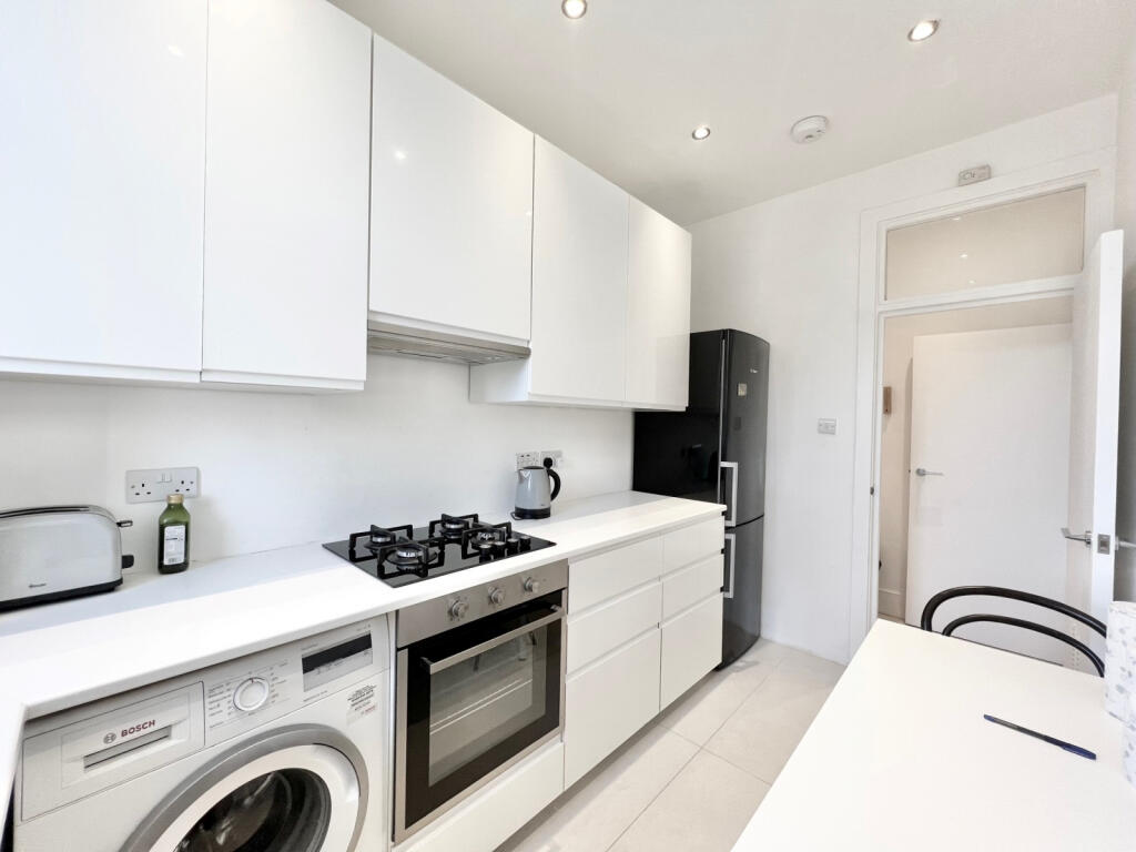 Apartment in London - View 5