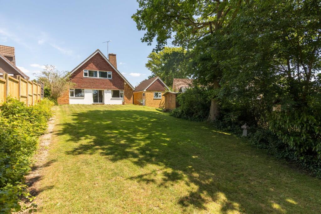 House in Crawley, Gossops Green - View 2