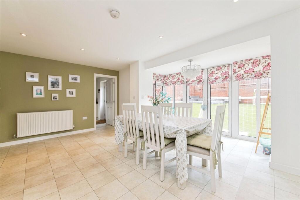 Trott Close, Cullompton, Devon, EX15 photo 3