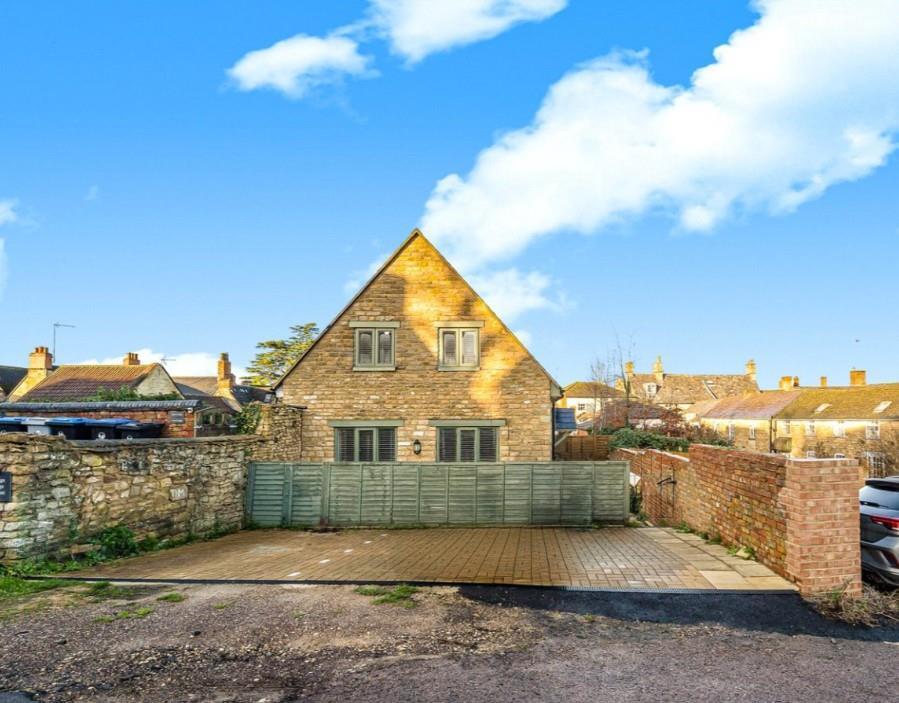 Main image of property: Hitchmans Mews, Chipping Norton, OX7