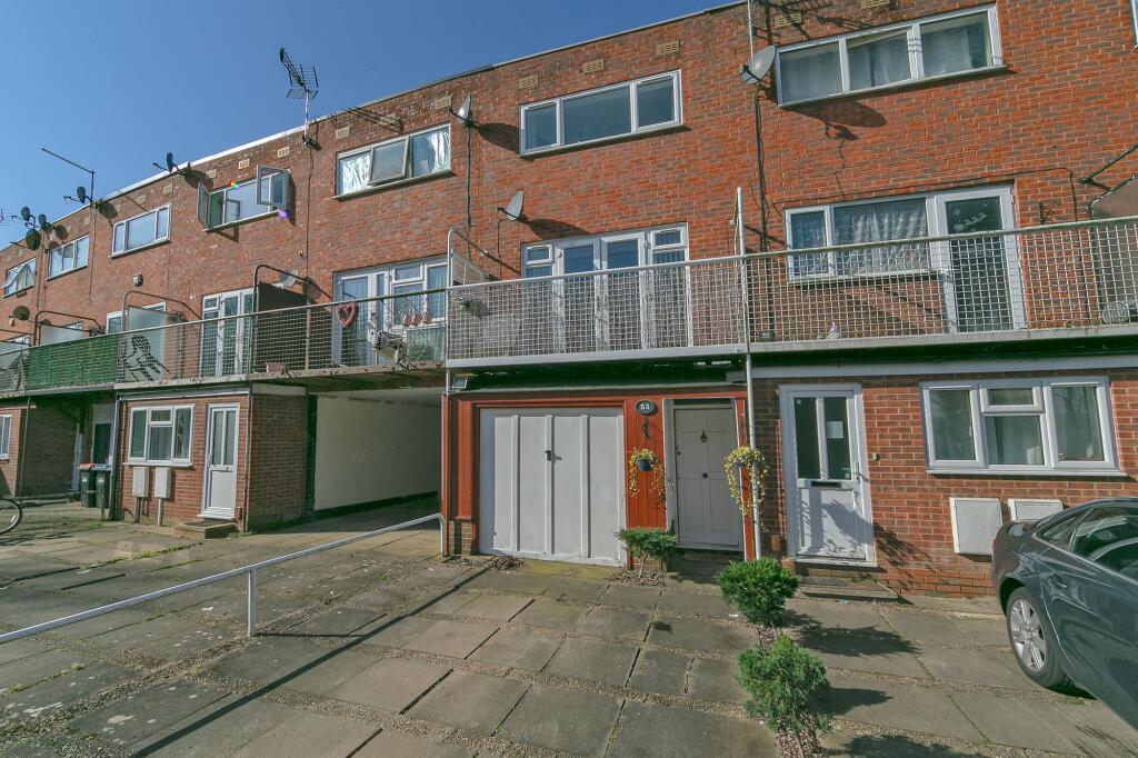 Main image of property: Waterside, Peartree Bridge, MK6