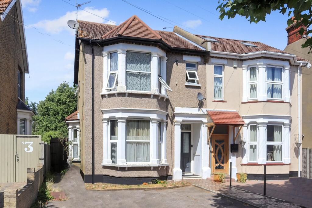 Main image of property: Kilworth Avenue, Southend-On-Sea, SS1