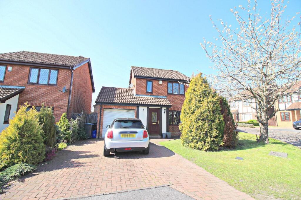 3-bed detached on Castlereigh Close, Houghton Le Spring, £230,000