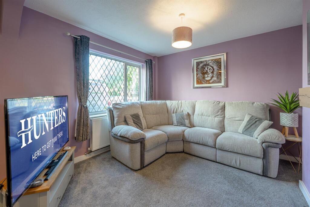 Bromley Lane, Kingswinford, DY6 8TS photo 4