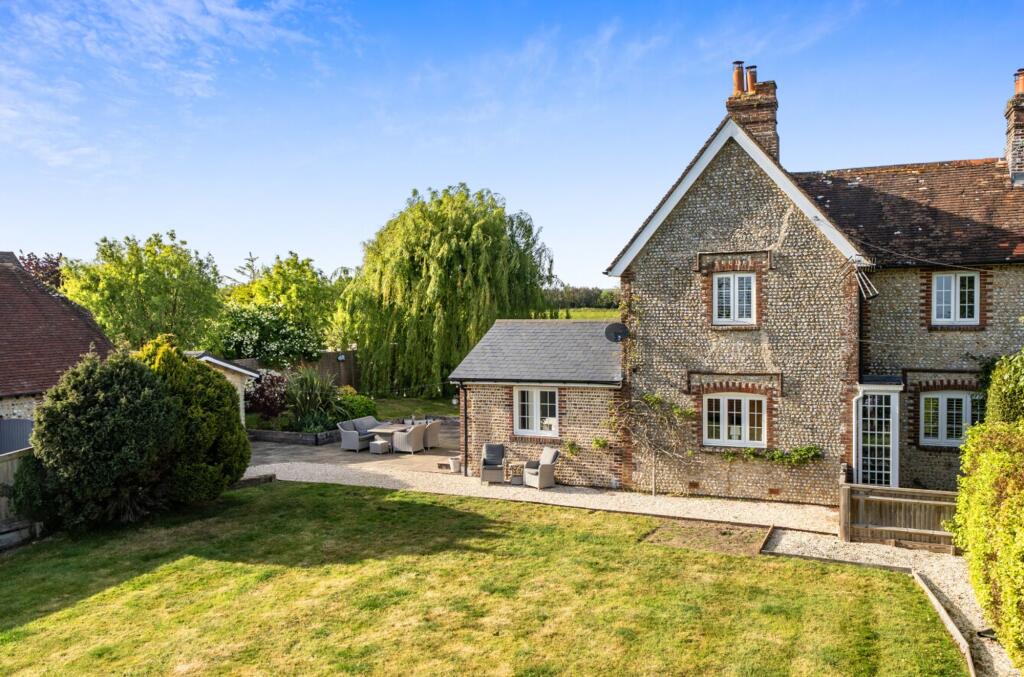 Main image of property: Easthampnett Lane, Easthampnett, PO18