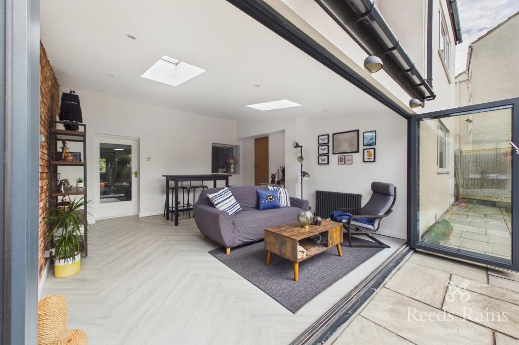 House in Wakefield, Kirkhamgate - View 5