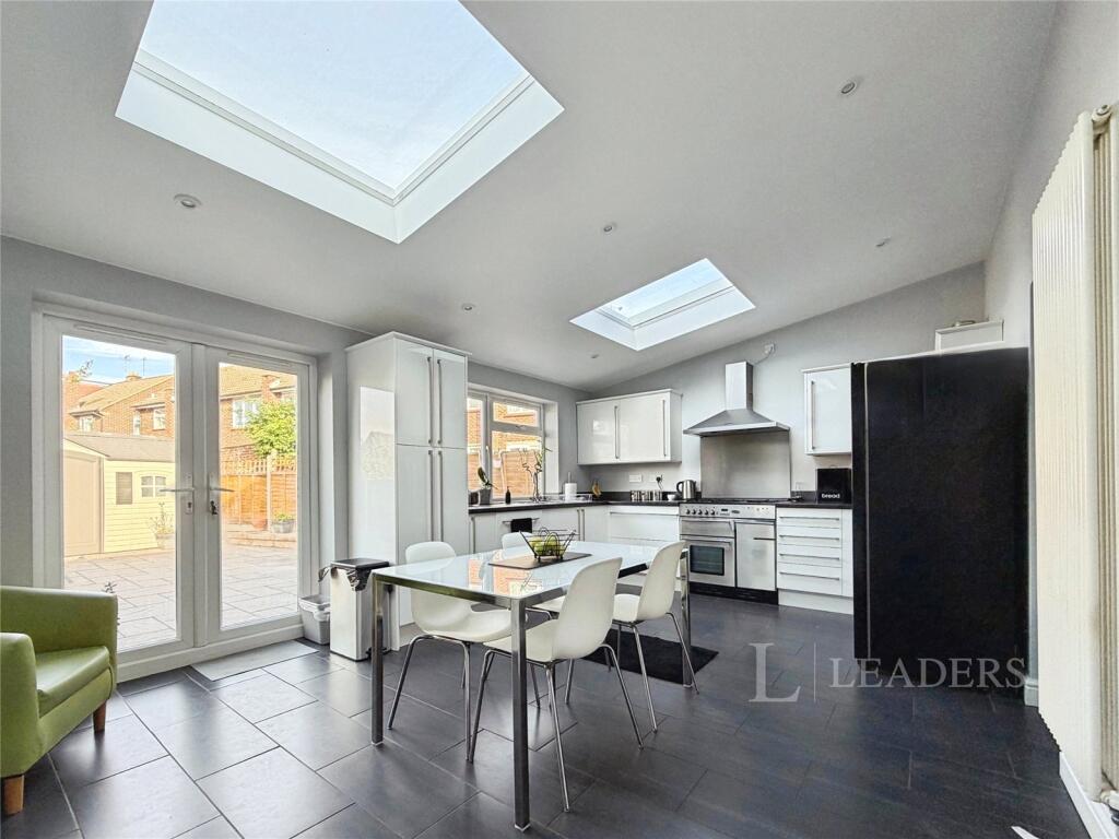 House in Bishop's Stortford, Hockerill - View 2