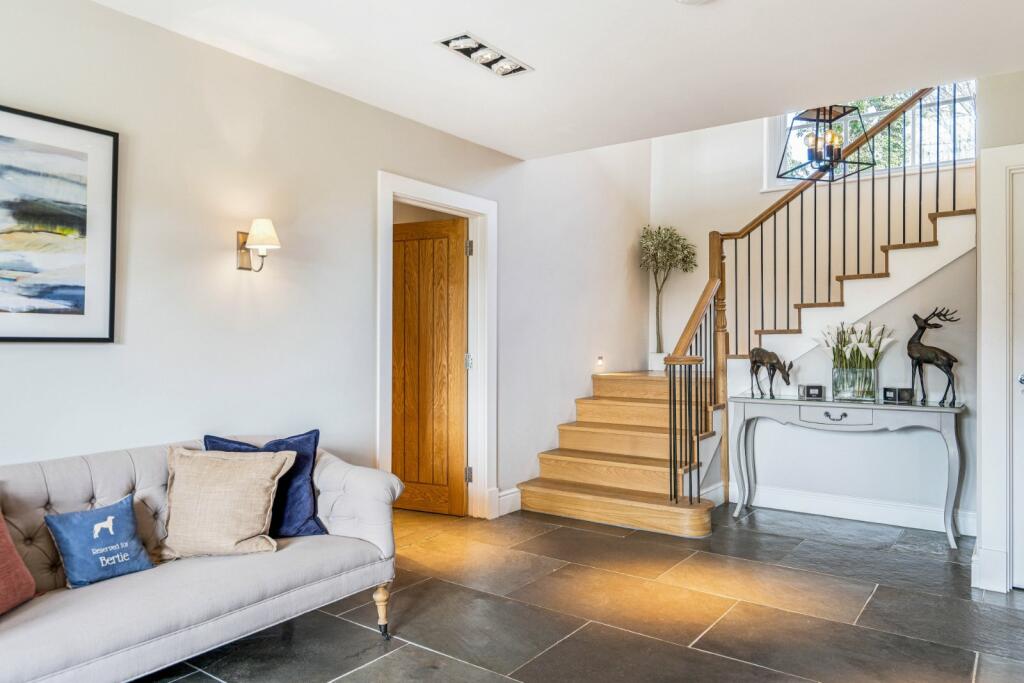 Frieth Road, Marlow, Buckinghamshire, SL7 photo 3