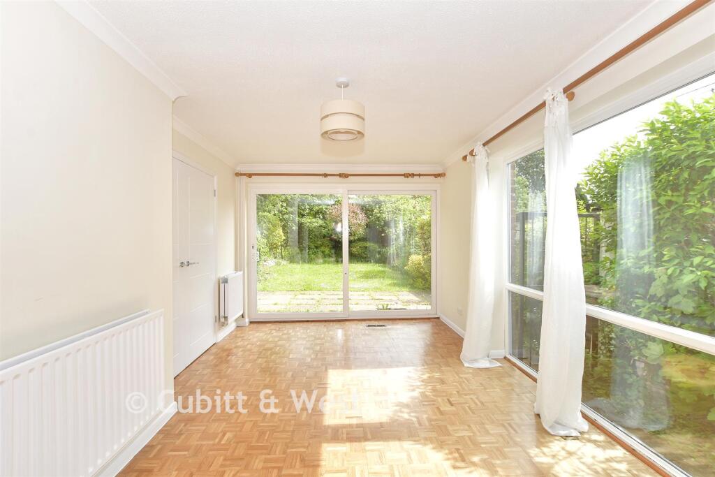 House in Croydon - More