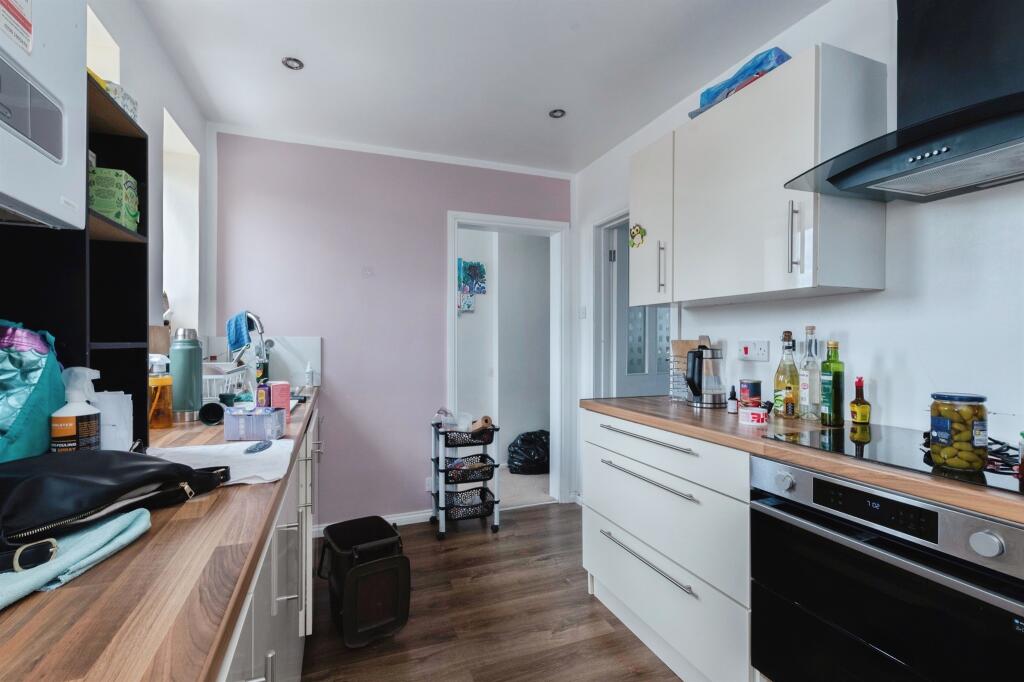 Cunningham Crescent, Bournemouth photo 5