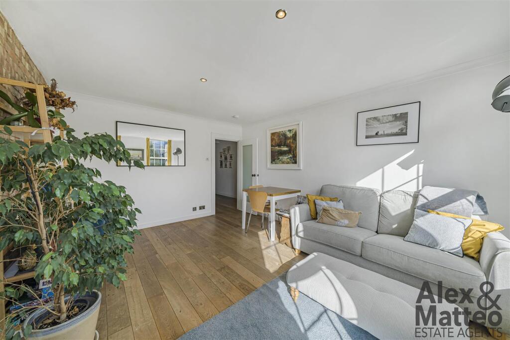 Apartment in London, Dickens Estate, Bermondsey - View 5