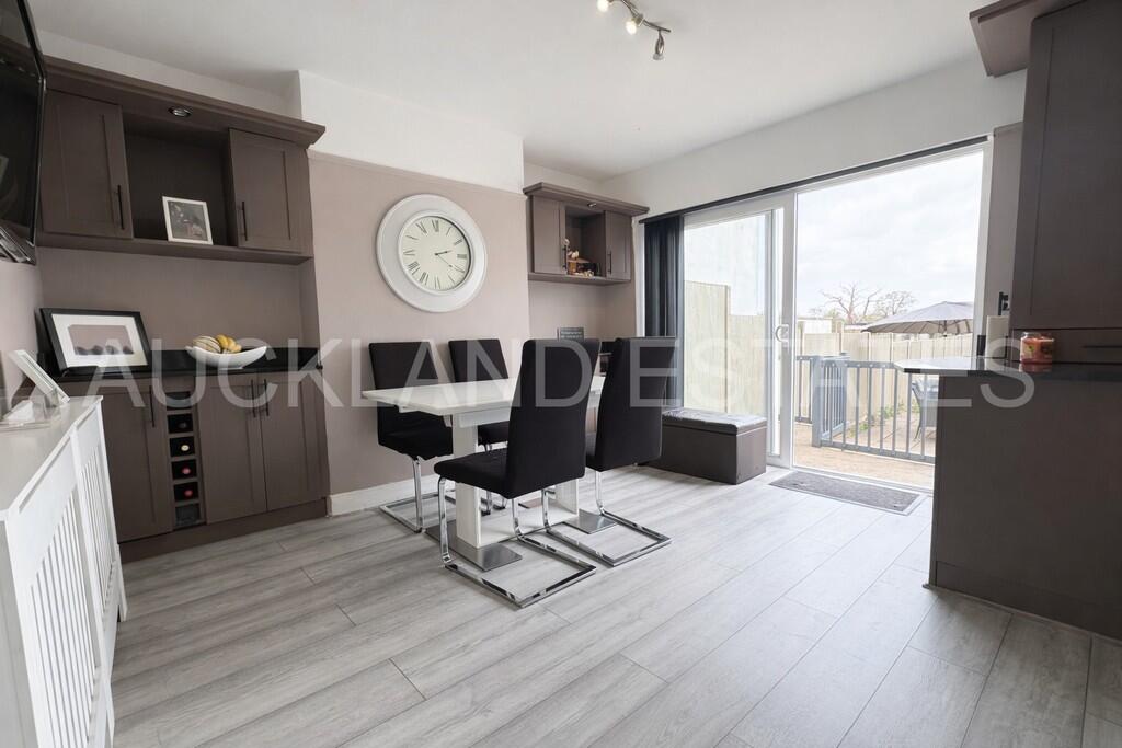 Park Avenue, Potters Bar - View 5