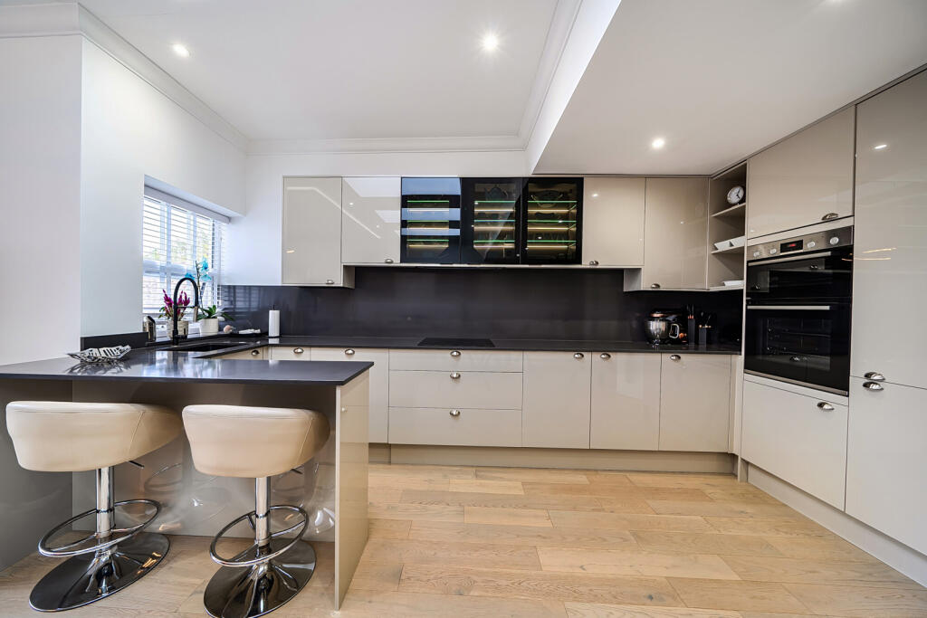 House in Harrow - View 2