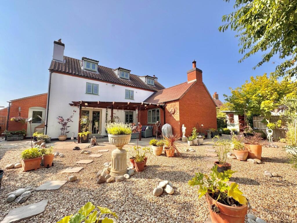 Main image of property: Honey Tree House, The Green, Hose