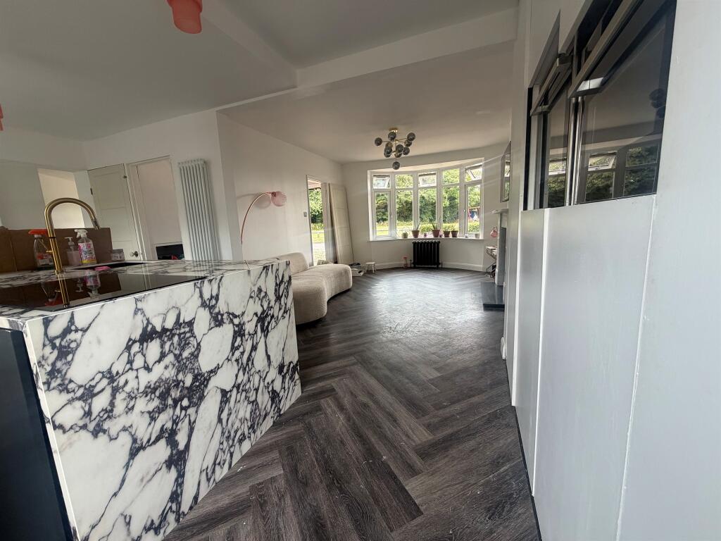House in North Hertfordshire, Hertfordshire - View 4