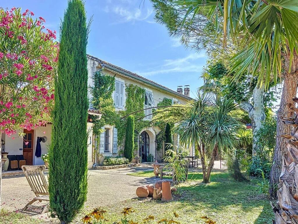 Main image of property: Provence-Alps-Cote d`Azur, Bouches-du-Rhône, St-Rémy-de-Provence