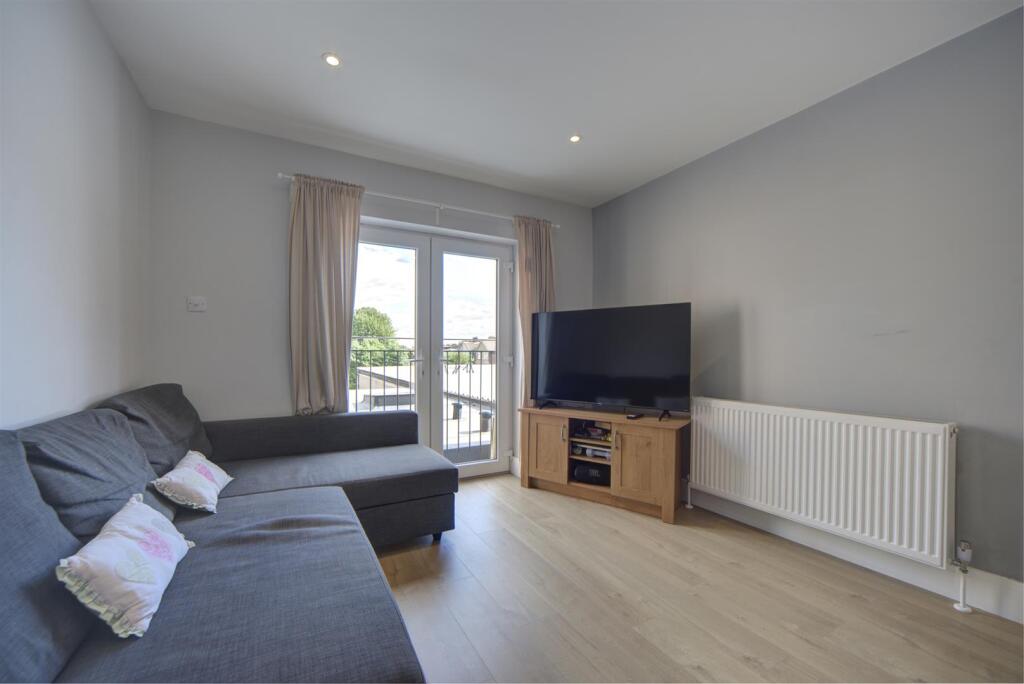 Apartment in Dartford - View 5