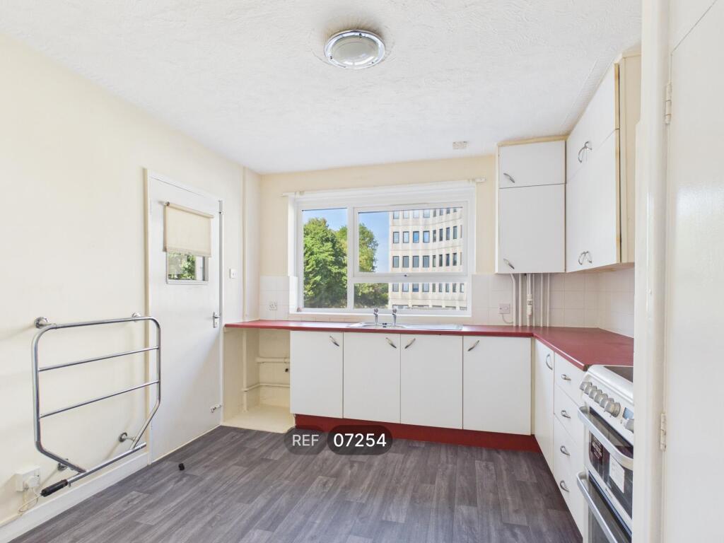 Apartment in Peterborough, City of Peterborough - View 2