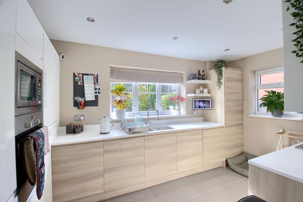 House in Egglescliffe, Kingsmead - More