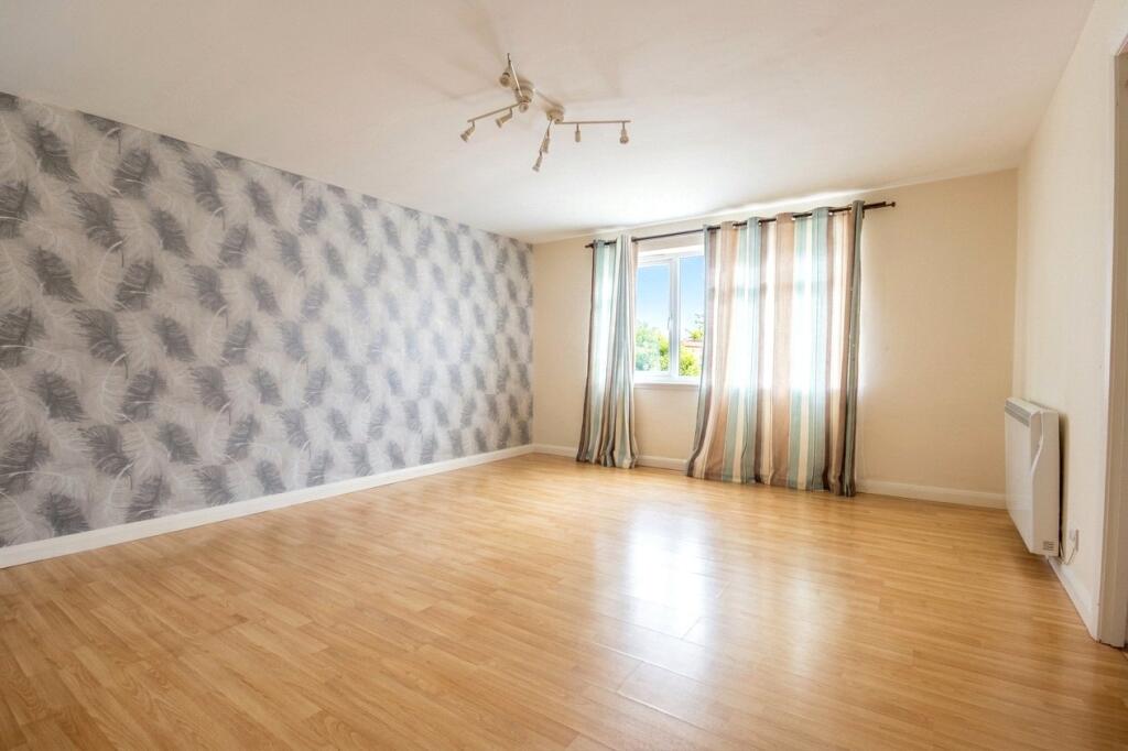 Apartment in Bristol, Patchway - More