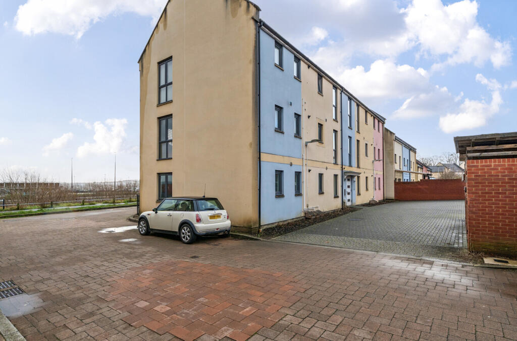 Apartment in Bristol, Brabazon, Charlton Hayes - View 4
