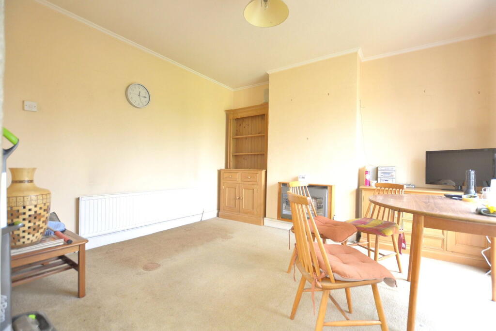 House in Gloucester, Gloucestershire - More