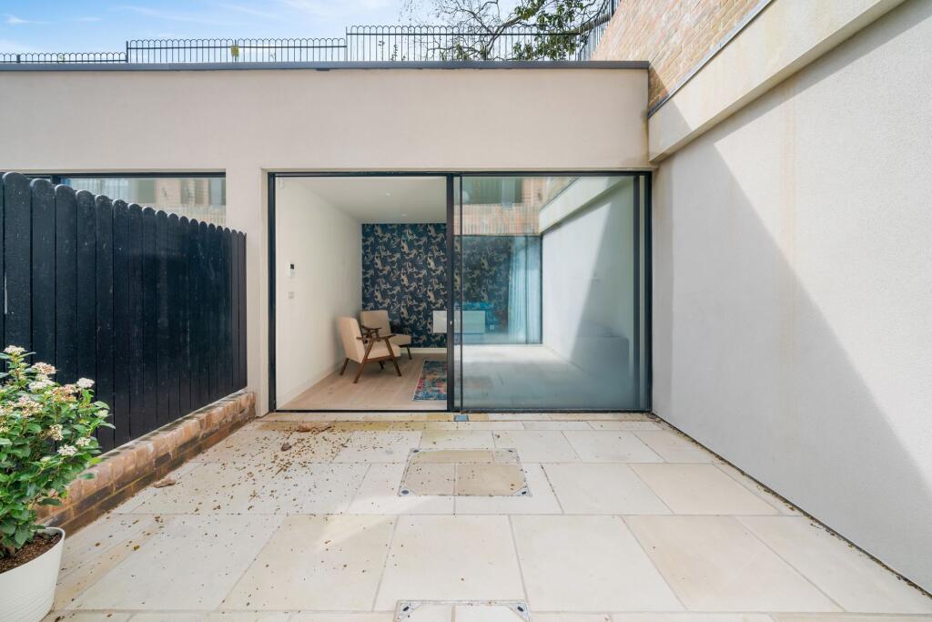 House in London - View 3
