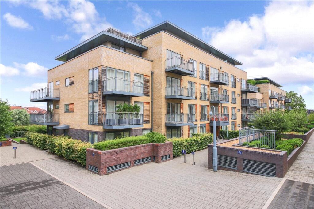 Main image of property: Marlowe House, Kingsley Walk, Cambridge, CB5
