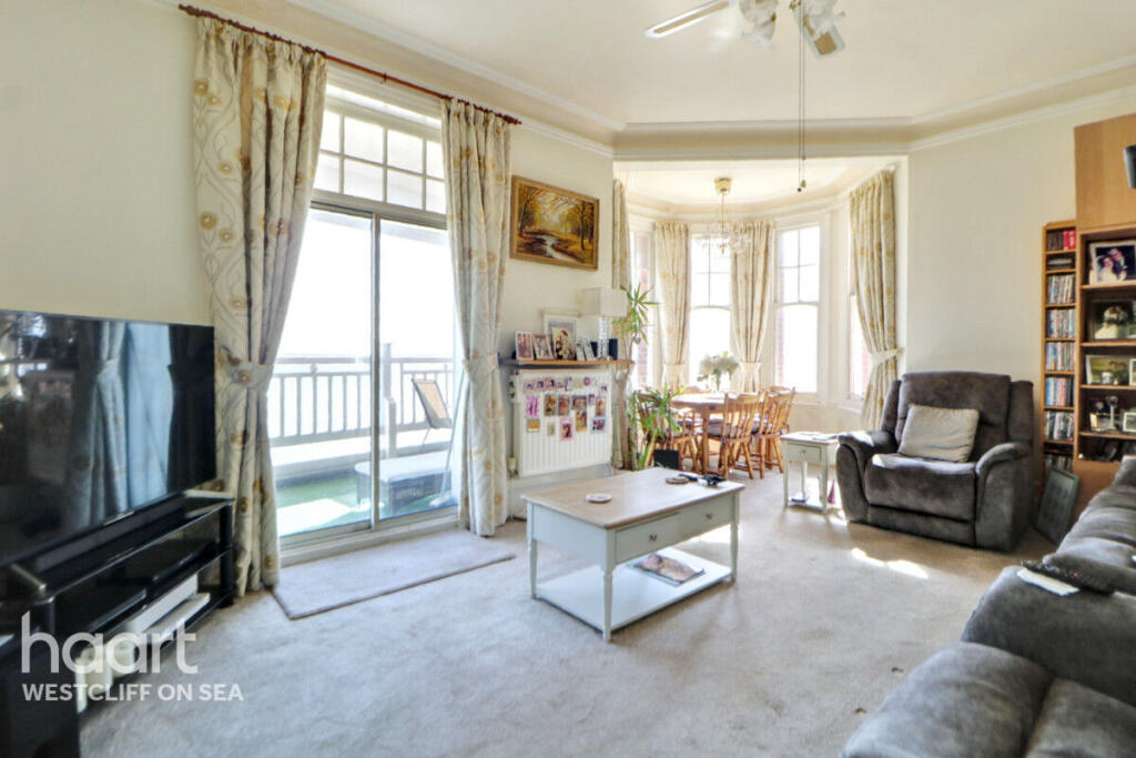 Palmeira Avenue, Westcliff-On-Sea photo 2