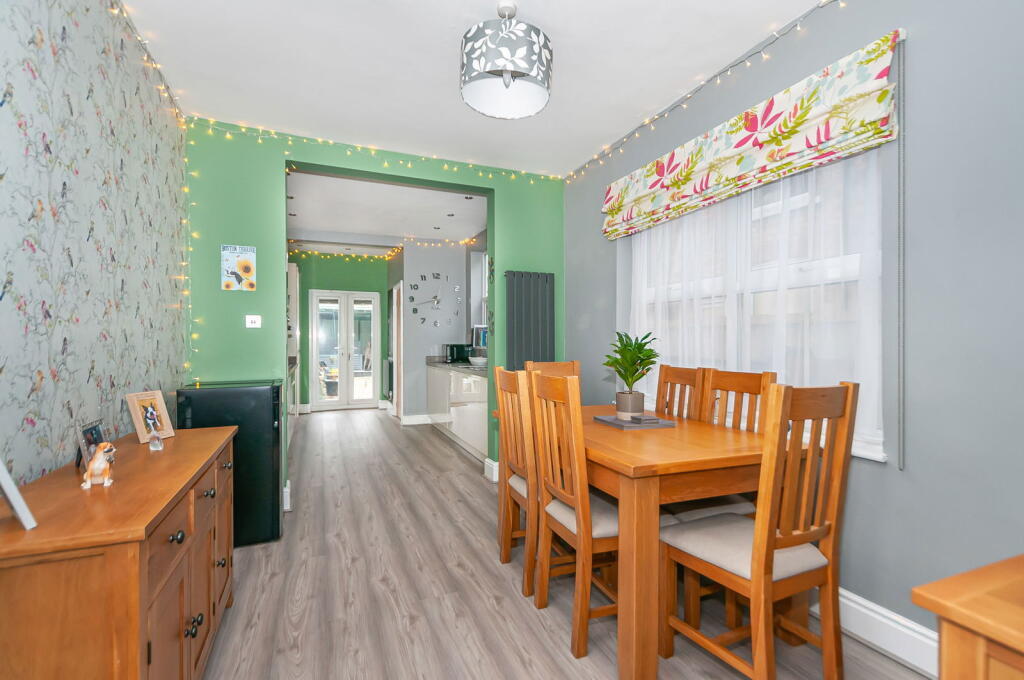 18, Clifford Street, Hornsea, HU18 1HZ photo 4