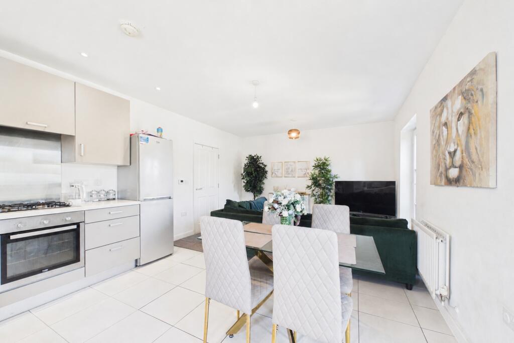 Apartment in Newell Green, Warfield - View 4