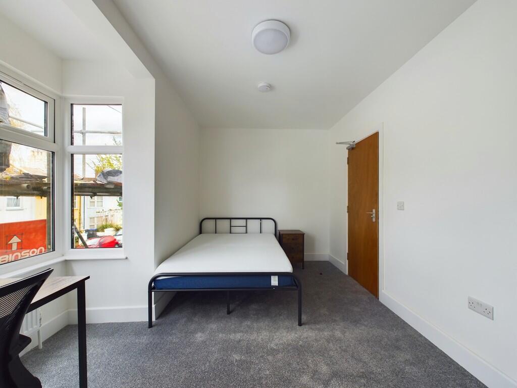 Apartment in Worthing, Broadwater - View 2
