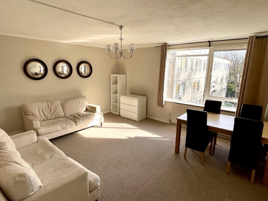3-bed maisonette on Carlton Drive, London, SW15, £505,000