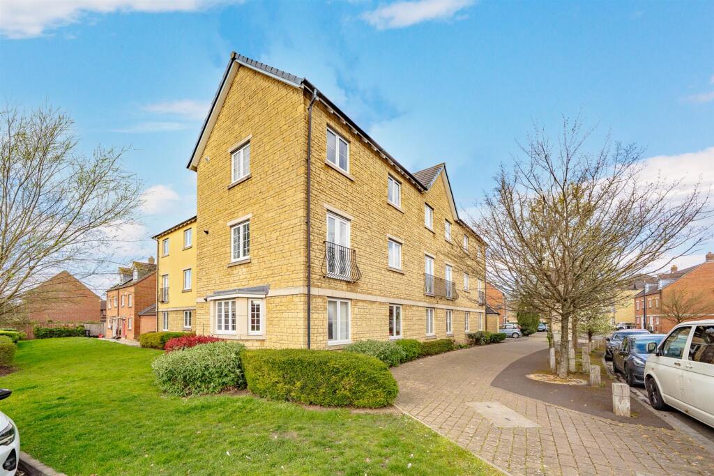 Main image of property: Well Presented Ground Floor Apartment in Modern Building