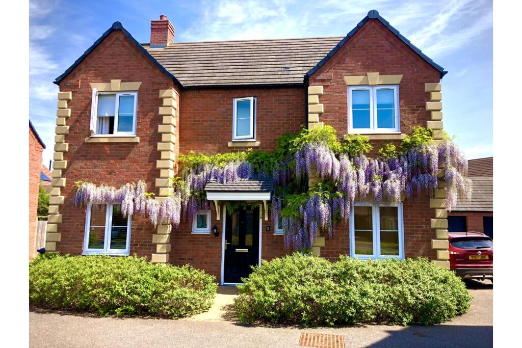 Main image of property: Maple Way, Warwick, CV35